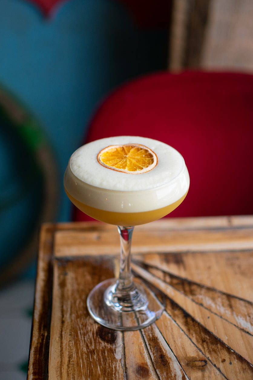 amaretto sour cocktail